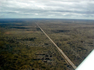 Шоссе Эйр - самая длинная пряма дорога в мире