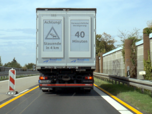 Traffic-warning_electronic-paper-truck-display